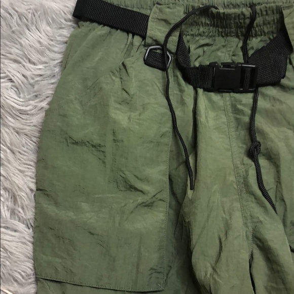 Camo green safari shorts. Medium - Picture 4 of 6
